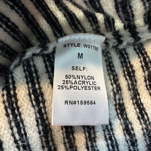 Blueivy Until The End Knit Henley Hoodie NWT Medium - Picture 4 of 8